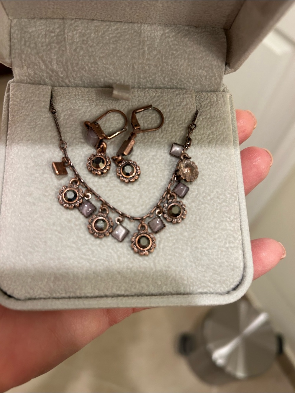 Vintage-Style Brown Stone Necklace with matching Earring Set